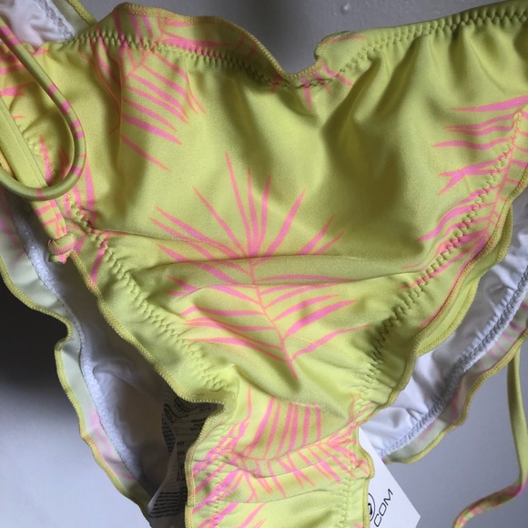 Volcom bikini - Picture 7 of 8